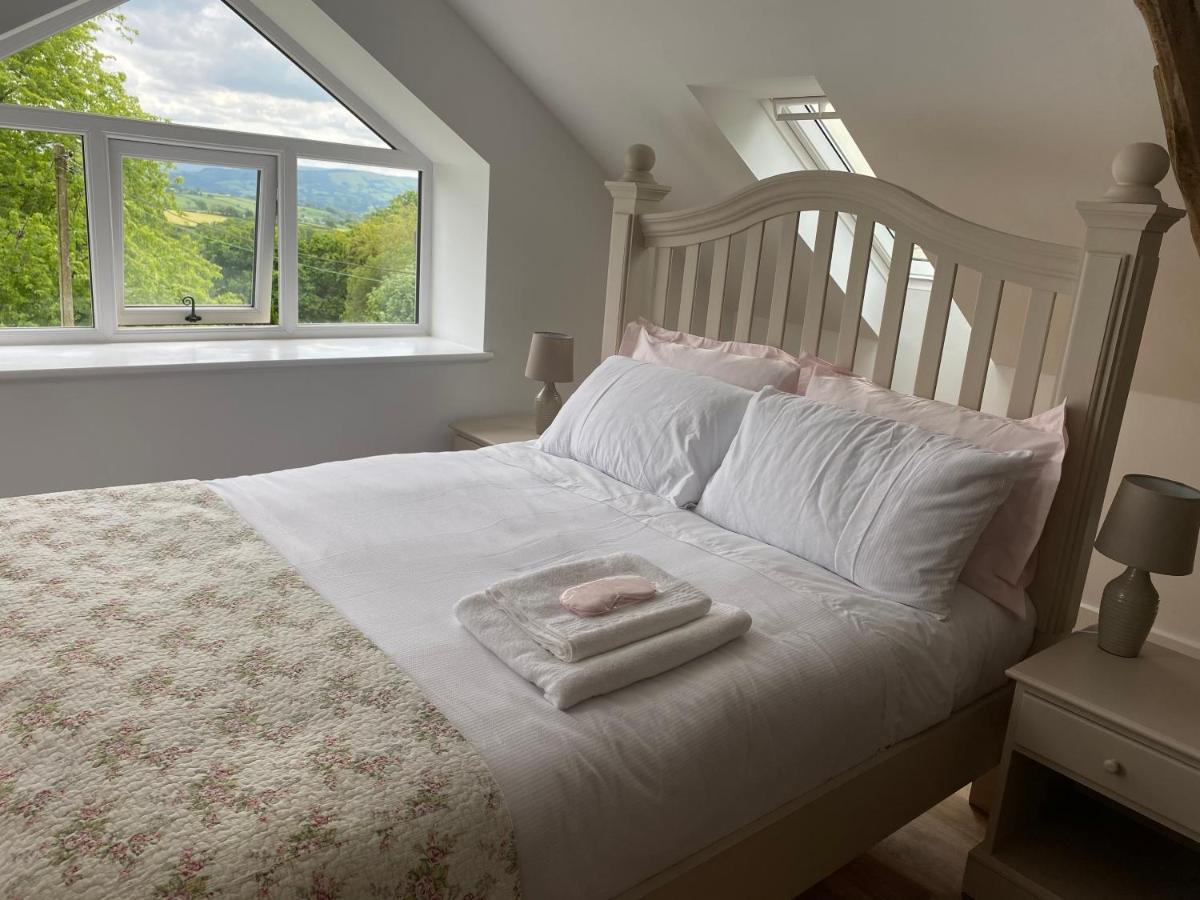 Pippin Lodge Llanwrda ภายนอก รูปภาพ